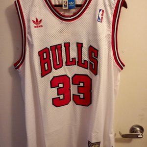 Scottie Pippen adidas Chicago Bulls jersey